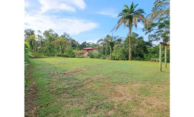 LOTE EN VENTA DENTRO DE URBANIZACIÓN PUERTO QUITO / KATCAS
