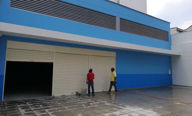 480 M2 DE LOCAL COMERCIAL - DOBLE ALTURA CON PARQUEADEROS