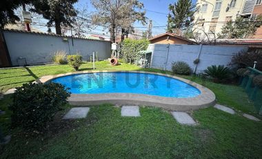 AMPLIA CASA 5 DOR 2 BAÑOS, CON PISCINA