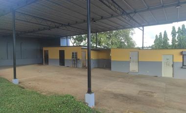 Se Alquila Local Para Lava Auto,Galera o Taller. Negociable.
