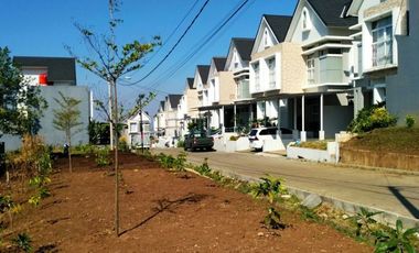 RUMAH DI KOLONEL MASTURI 5 MENIT KE ALUN-ALUN CIMAHI FREE BIAYA KPR.