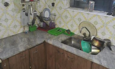 PH 4 AMBIENTES, TIPO CASA, AL FRENTE EN MORON. EXCELENTE OPORTUNIDAD. VENTA URGENTE.