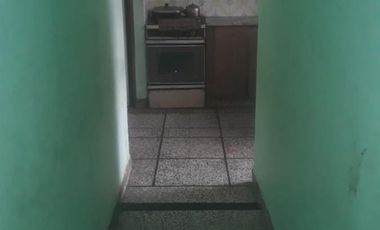 PH 4 AMBIENTES, TIPO CASA, AL FRENTE EN MORON. EXCELENTE OPORTUNIDAD. VENTA URGENTE.