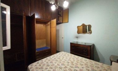 PH FRENTE PLANTA BAJA EN MUY BUENA ZONA RESIDENCIAL, CON LIVING, COMEDOR, COCINA, BAÑO COMPLETO, HABITACIÓN CON PLACARD Y PATIO CUBIERTO CON LAVADERO.