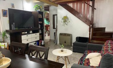 Departamento Tipo Casa en venta en Bernal Oeste
