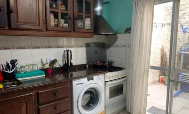 Departamento Tipo Casa en venta en Bernal Oeste