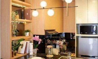 Disewakan 1 unit apartemen baru di Permata Hijau Suites, Kebayoran Lama.