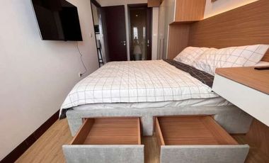 Disewakan 1 unit apartemen baru di Permata Hijau Suites, Kebayoran Lama.