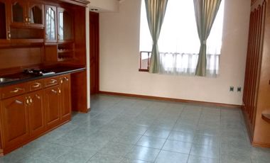 Casa en venta con amplio jardín en coto privado