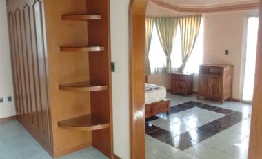 Casa en venta con amplio jardín en coto privado