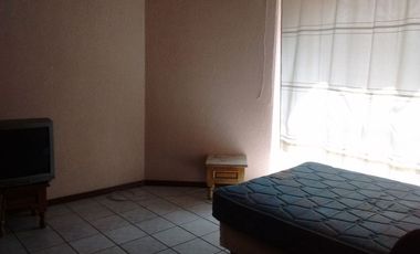 Casa en venta con amplio jardín en coto privado