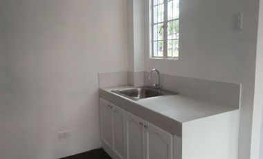 Hulugan  ang DP 3BR Townhouse near CALAx/CAVITEX