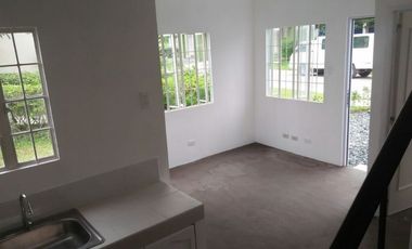 Hulugan  ang DP 3BR Townhouse near CALAx/CAVITEX