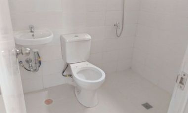 Hulugan  ang DP 3BR Townhouse near CALAx/CAVITEX