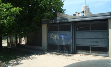 BURZACO: VENTA DE 2 DPTOS ,2 AMBIENTES COMODOS, LUMINOSOS, CON COCHERA Y PATIO ( VENTA EN BLOQUE )