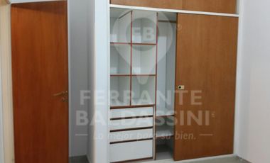 BURZACO: VENTA DE 2 DPTOS ,2 AMBIENTES COMODOS, LUMINOSOS, CON COCHERA Y PATIO ( VENTA EN BLOQUE )