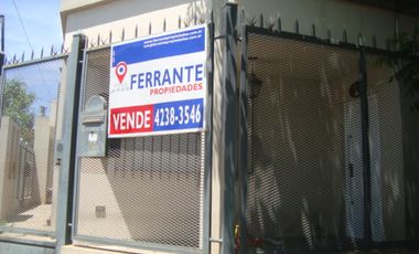 BURZACO: VENTA DE 2 DPTOS ,2 AMBIENTES COMODOS, LUMINOSOS, CON COCHERA Y PATIO ( VENTA EN BLOQUE )