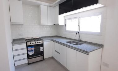 DEPARTAMENTO EN VENTA EN PLENO CENTRO COMERCIAL DE LANÚS ESTE