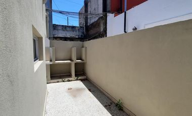 DEPARTAMENTO EN VENTA EN PLENO CENTRO COMERCIAL DE LANÚS ESTE