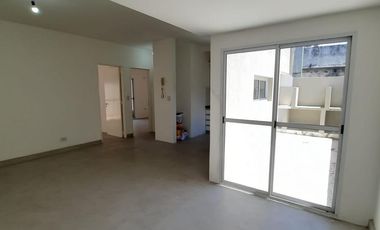 DEPARTAMENTO EN VENTA EN PLENO CENTRO COMERCIAL DE LANÚS ESTE