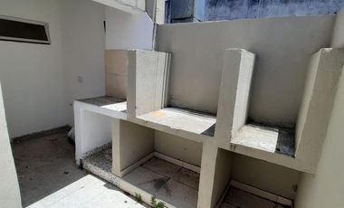 DEPARTAMENTO EN VENTA EN PLENO CENTRO COMERCIAL DE LANÚS ESTE