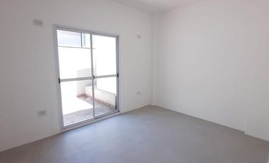 DEPARTAMENTO EN VENTA EN PLENO CENTRO COMERCIAL DE LANÚS ESTE