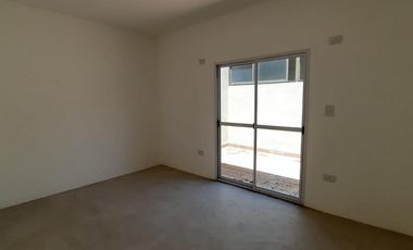 DEPARTAMENTO EN VENTA EN PLENO CENTRO COMERCIAL DE LANÚS ESTE