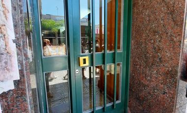 DEPARTAMENTO EN VENTA EN PLENO CENTRO COMERCIAL DE LANÚS ESTE