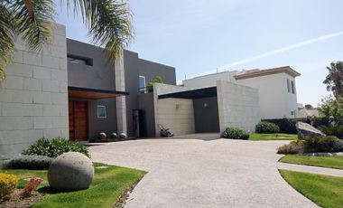 Casa en venta en El Campanario, Querétaro.