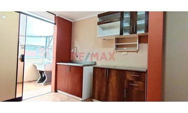 Se Alquila Amplio Y Moderno Departamento De 3 Habitaciones + Cochera En La Mejor Zona De Mariano Melgar!!!