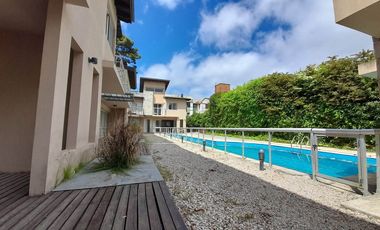 Codigo 240 - Pinamar - Departamento En Alquiler - Pileta