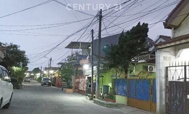 Rumah Di Komplek Taman Harapan Baru Bekasi