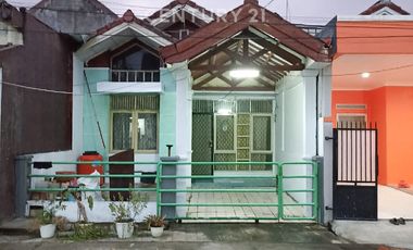 Rumah Di Komplek Taman Harapan Baru Bekasi