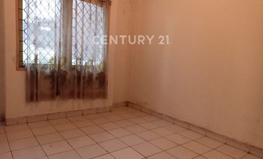 Rumah Di Komplek Taman Harapan Baru Bekasi