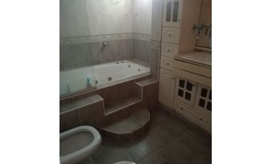 CASA AMERICANA. A 200 metros Avenida Marín Fierro