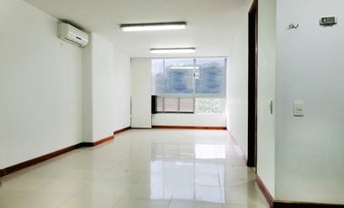PR5751 Oficina en arriendo en el sector Santa María de los Ángeles