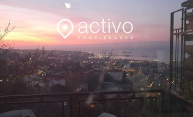 Casa con Maravillosa Vista a la costa de Valparaíso