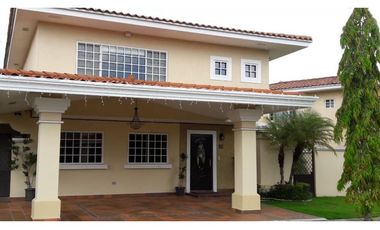 SEA CONFIABLE VENDE CASA EN VILLA DEL GOLF 2, RESIDENCIAL VILLA ALTA