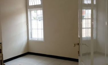 Dijual & Disewakan Rumah Dengan 4 Kamar Lokasi Di Jemursari, Surabaya