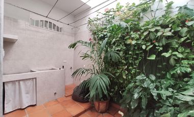 casa en venta en av libertadores. Cod V27285