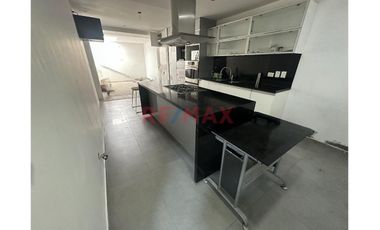 ”¡Tu Oficina Y Almacén Juntos! 274M2 En Alquiler Con Todo Lo Que Necesitas”