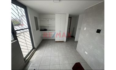 ”¡Tu Oficina Y Almacén Juntos! 274M2 En Alquiler Con Todo Lo Que Necesitas”