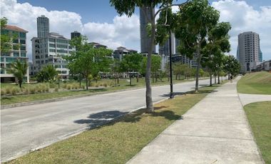 Se alquilan y se venden casas en Santa María Country Club (BO)