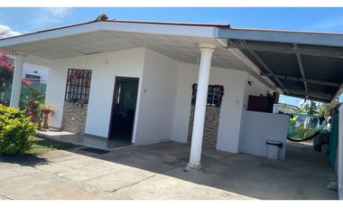 SE ALQUILA CASA  EN  LA VILLA DE LOS SANTOS