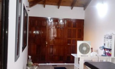 CASA EN VENTA 5 AMBIENTES