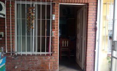 CASA EN VENTA 5 AMBIENTES