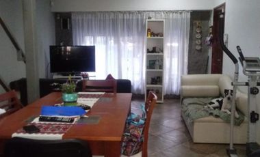 CASA EN VENTA 5 AMBIENTES