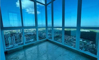 VENTA PENTHOUSE EN COSTA DEL ESTE CON PISCINA Y TERRAZA GRANDE