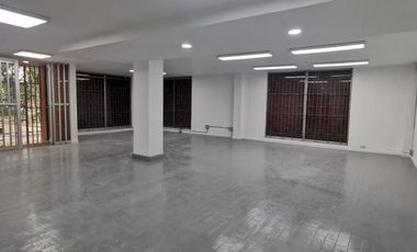 local en arriendo/venta en suramericana. Cod A6364