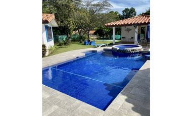 SE VENDEN 2 HERMOSAS CASAS EN PUNTA BARCO VIEJO $795,000